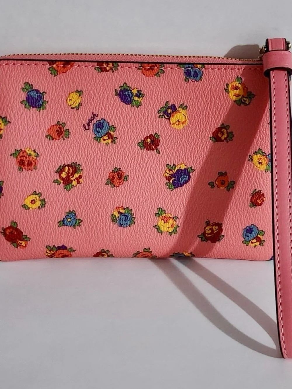 Coach Corner Zip Leather Wristlet Floral Rose Print pink Cards Cash Keys